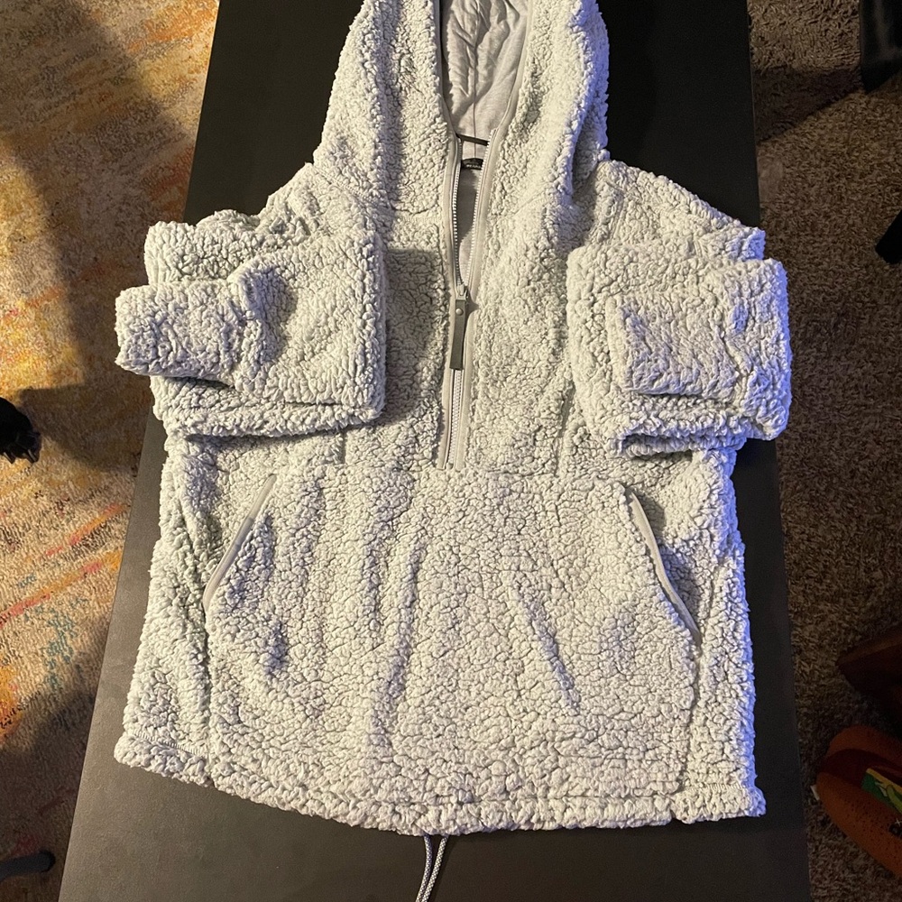*Like New* Cozy 1/4 Zip, Front Pocket, Jersey Lined Sherpa Hoodie
